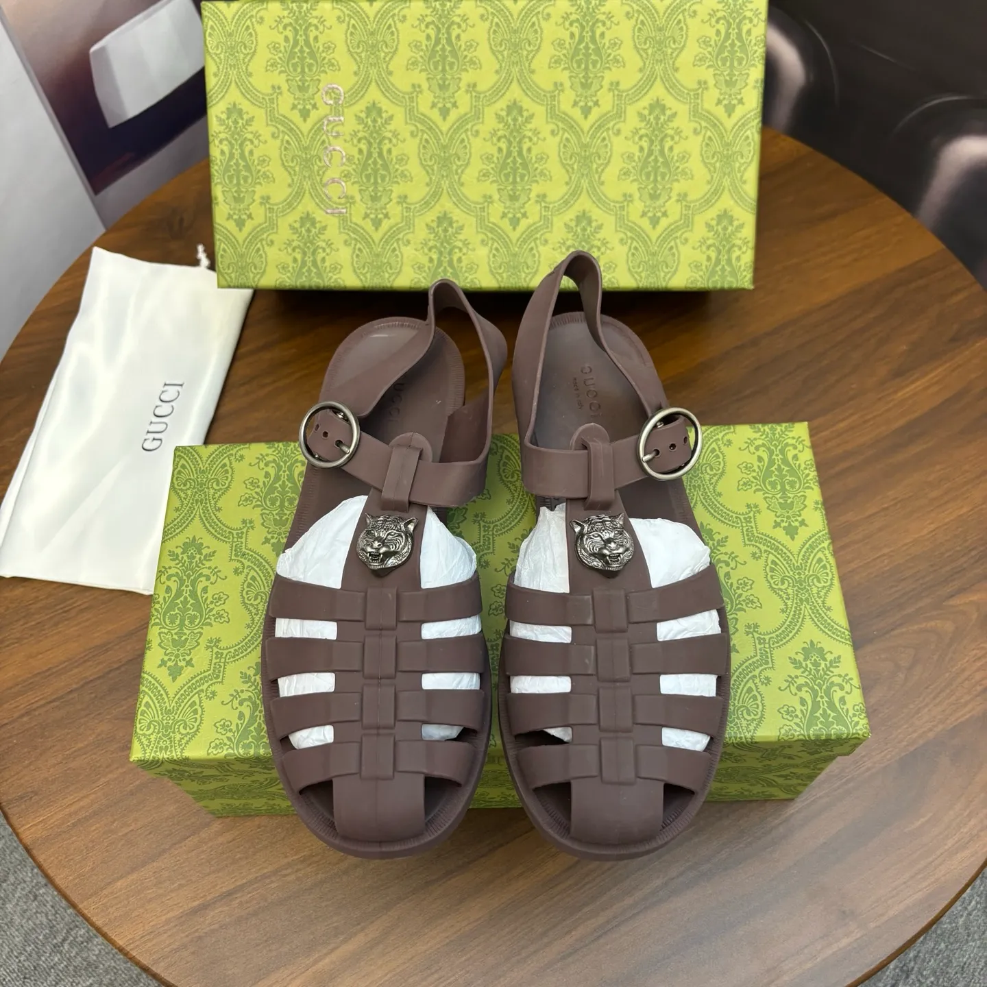 Men's shoes 260💰 [Gucci] Counter quality, top-quality original goods, real photos! Original TPU material, fine workmanship, comfortable; genuine 1:1 replica Size: 36 ~ 46